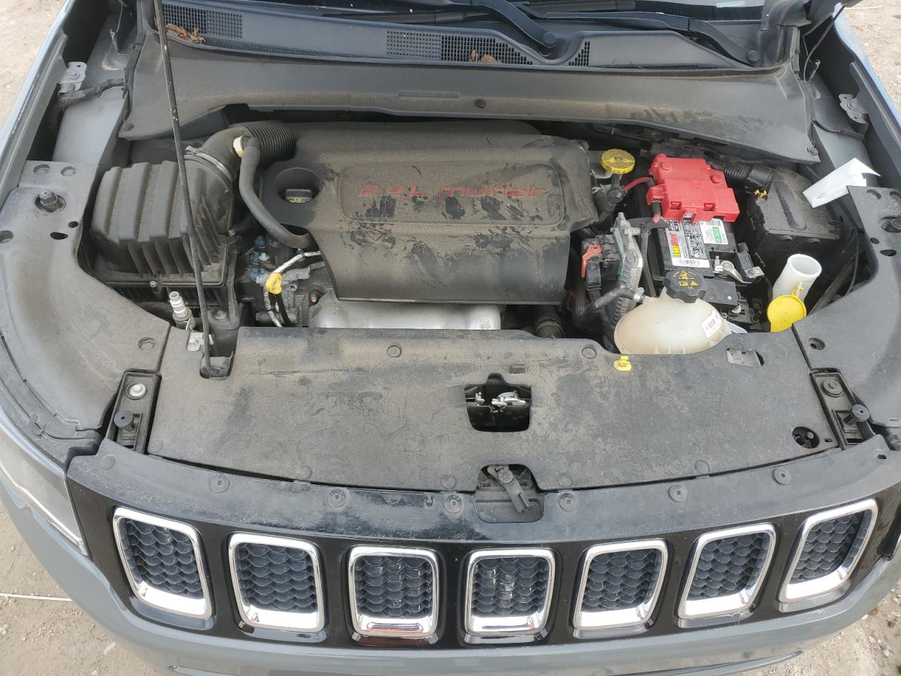 2019 Jeep Compass - Image 13