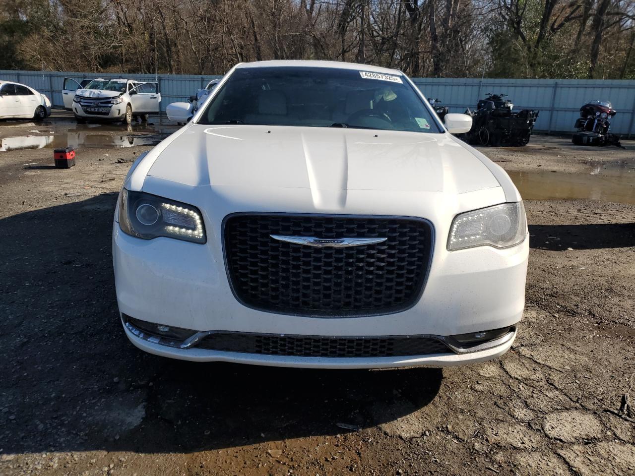 2019 Chrysler 300 - Image 5