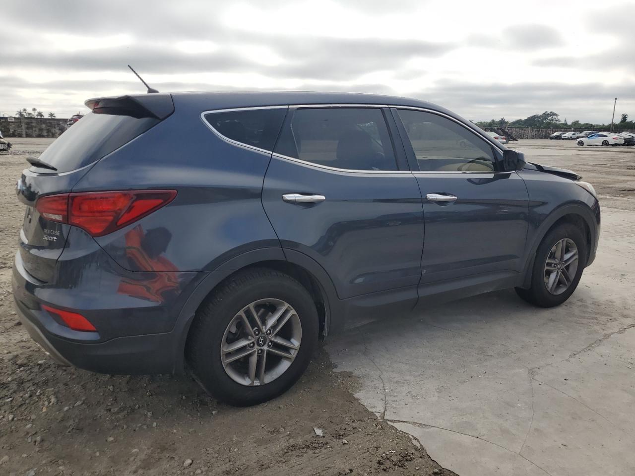 2018 Hyundai Santa Fe - Image 3