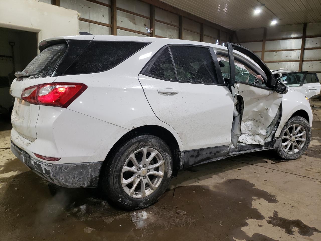 2020 Chevrolet Equinox - Image 3