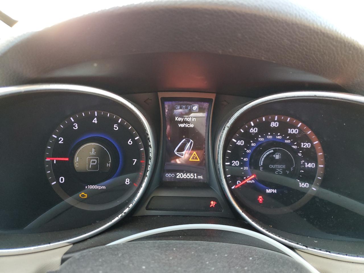 2013 Hyundai Santa Fe - Image 9