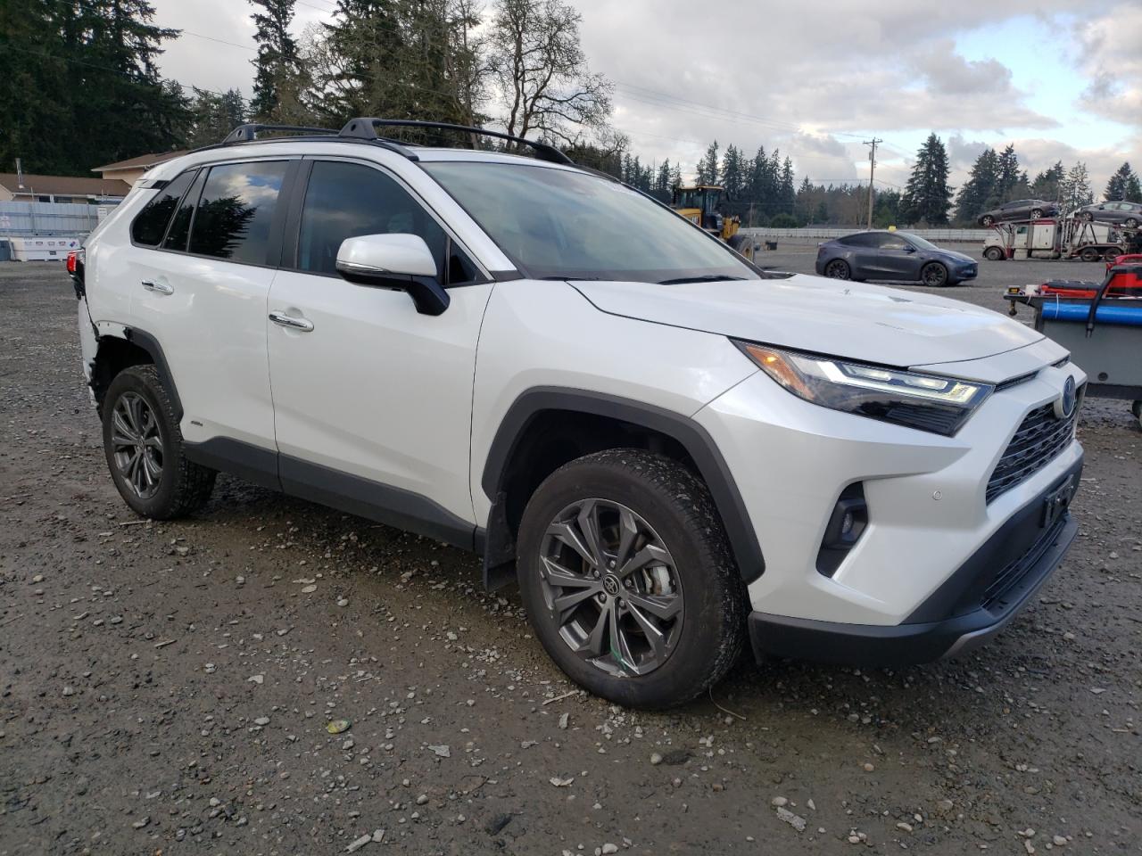 2023 Toyota RAV 4 - Image 4