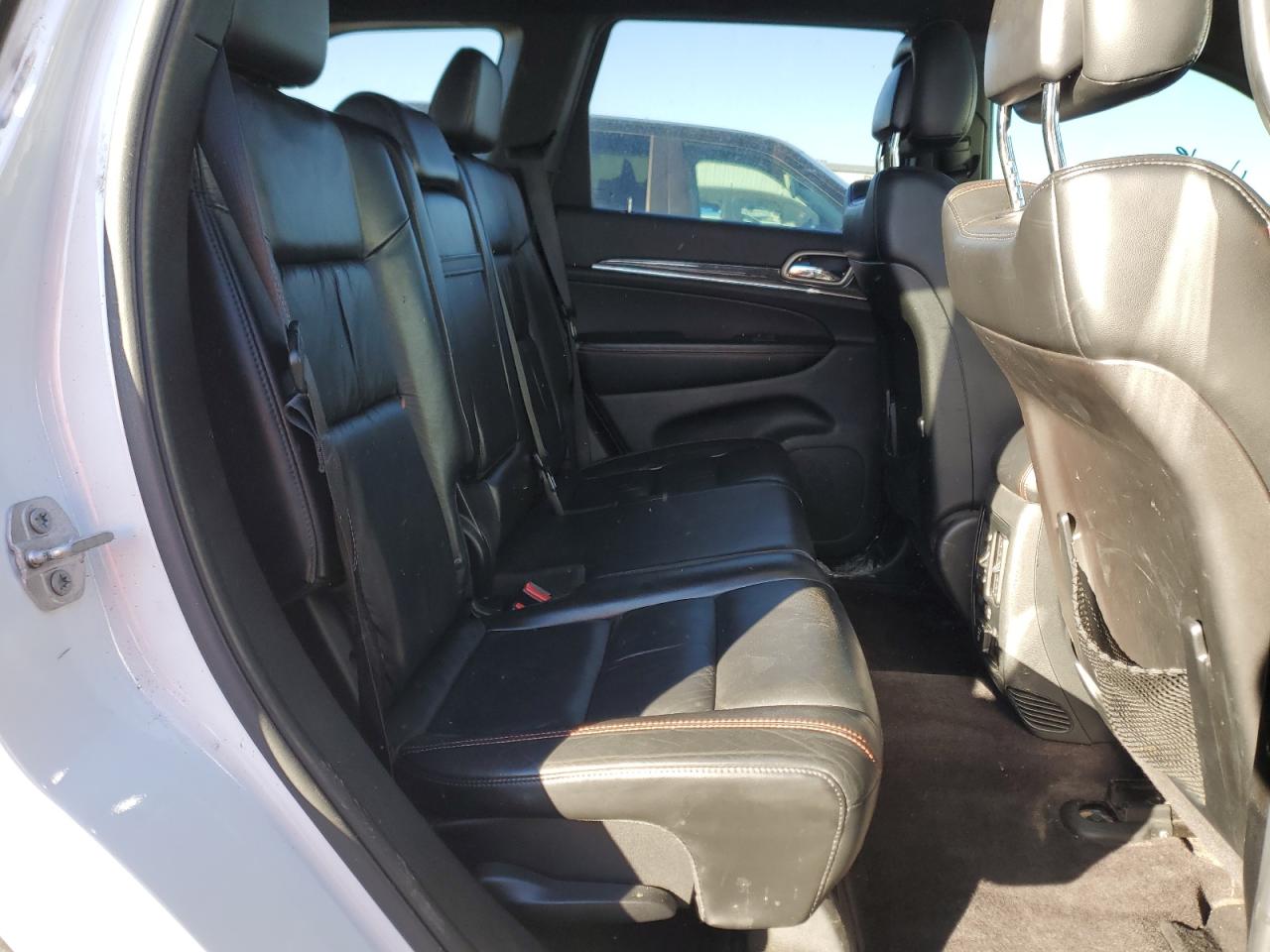2016 Jeep Grand Cherokee - Image 11