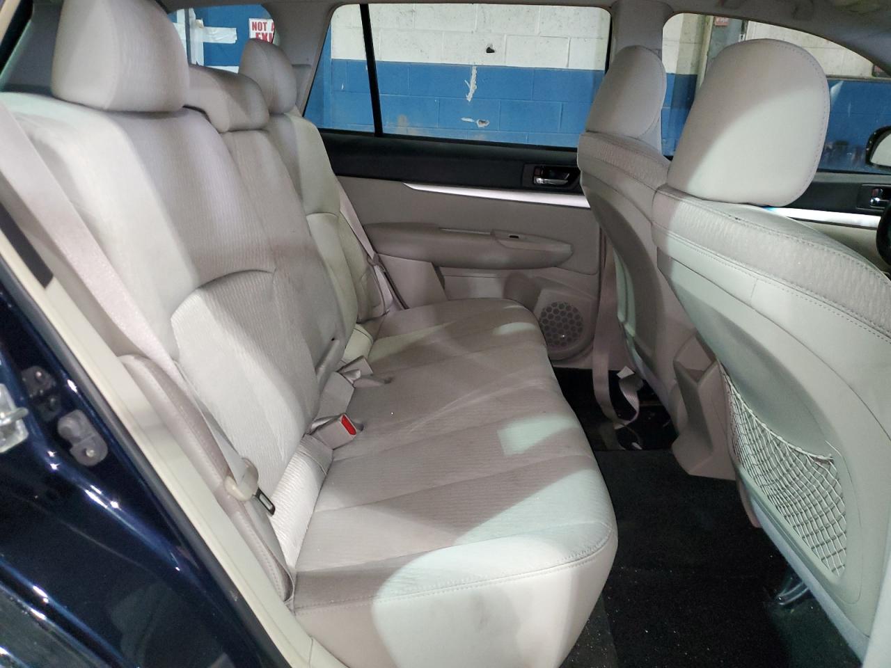2012 Subaru Outback - Image 11