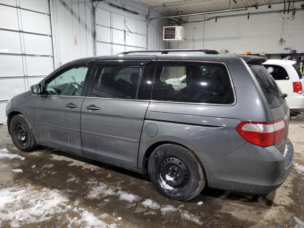 2007 Honda Odyssey - Image 2