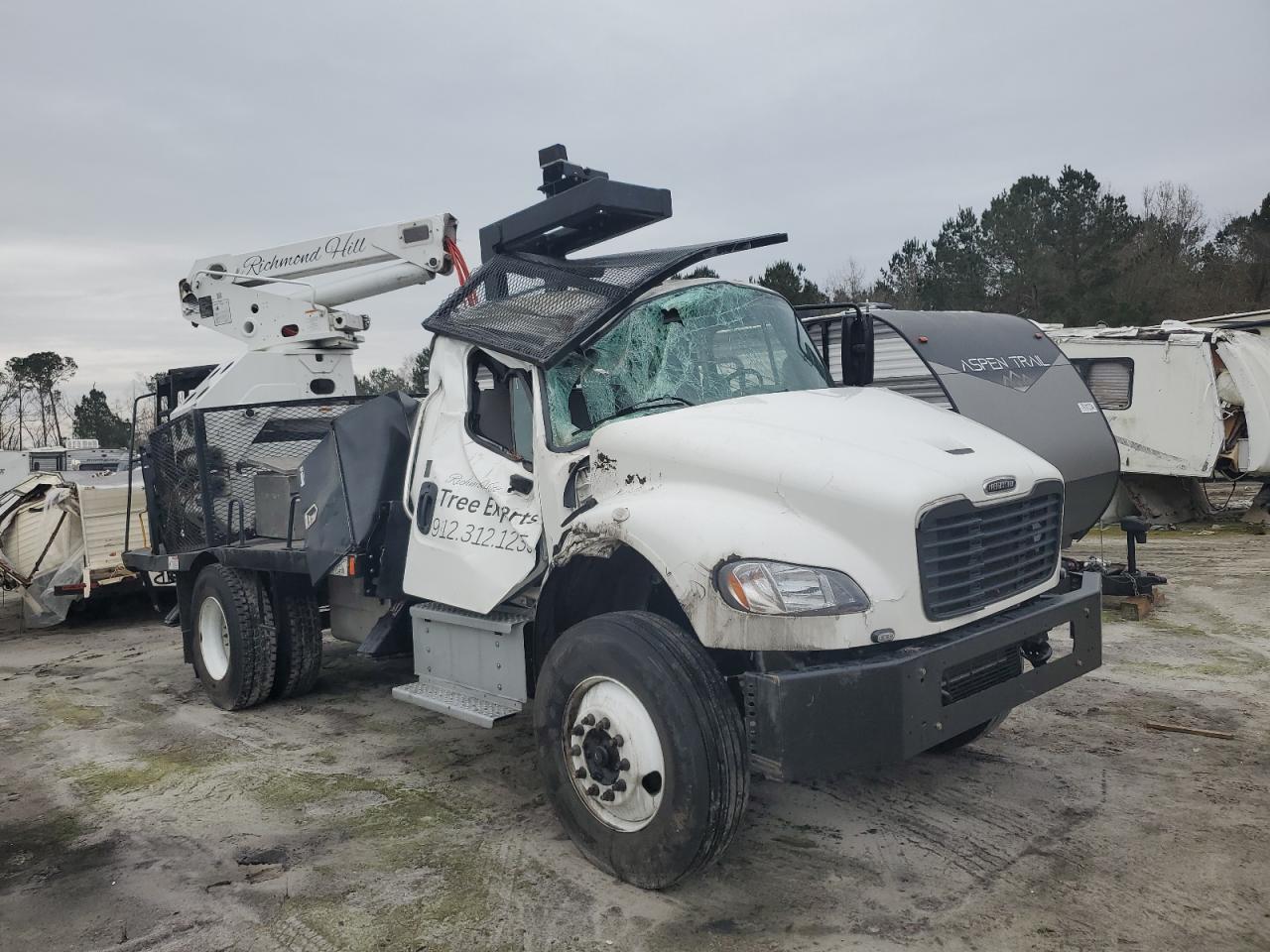 Savannah, GA에서 판매 중인 2024 Freightliner M2 106 Medium Duty - Top/Roof