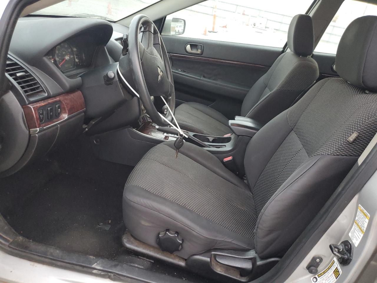 2012 Mitsubishi Galant - Image 7