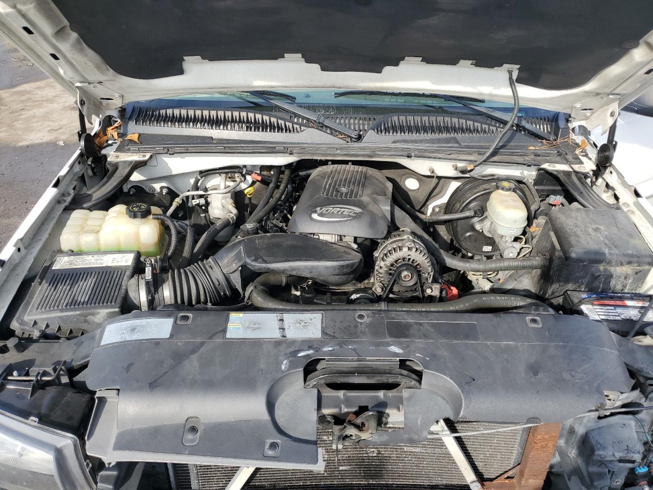 2005 Chevrolet Silverado - Image 11