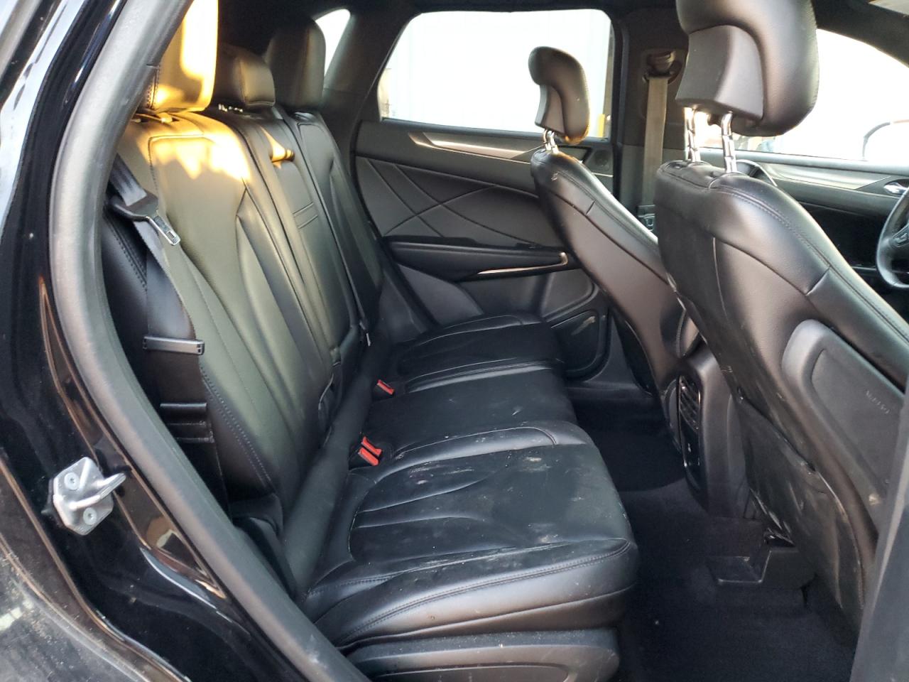 2019 Lincoln MKZ - Image 11