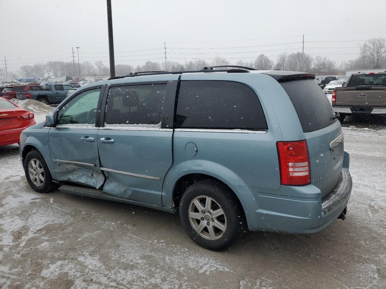 2010 Chrysler Town & Country - Image 2
