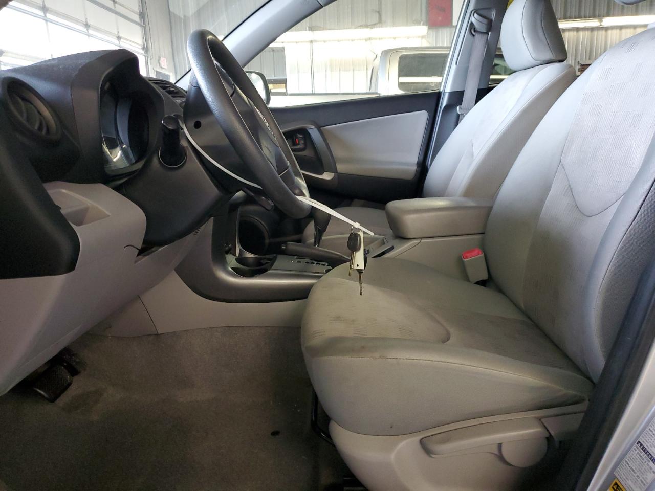 2010 Toyota RAV 4 - Image 7