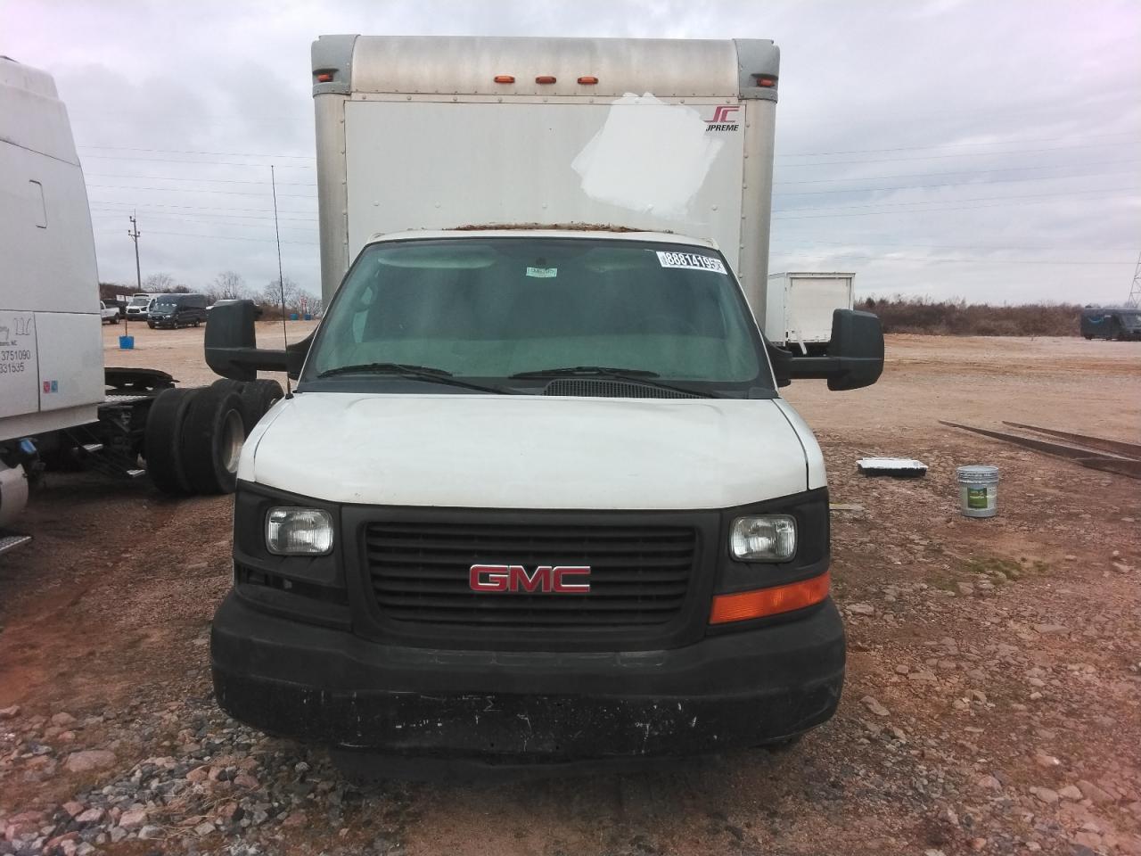 2015 GMC Savana - Image 5