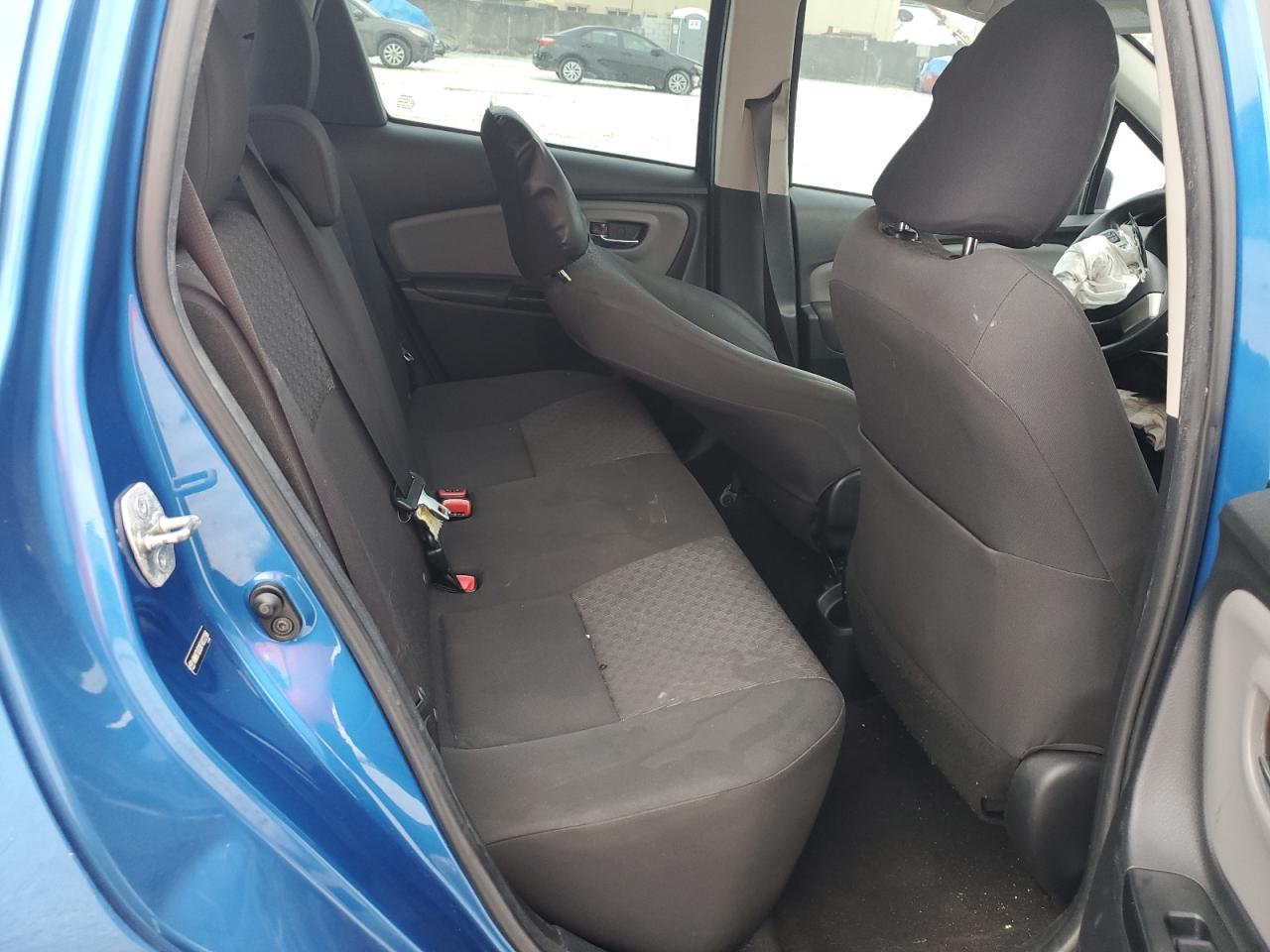 2015 Toyota Yaris - Image 10