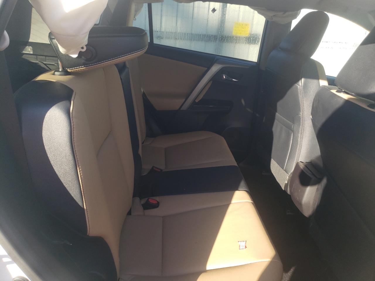 2017 Toyota RAV 4 - Image 11