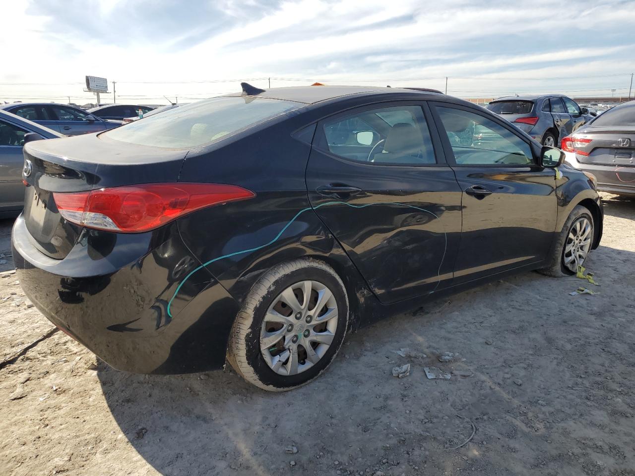 2012 Hyundai Elantra - Image 3