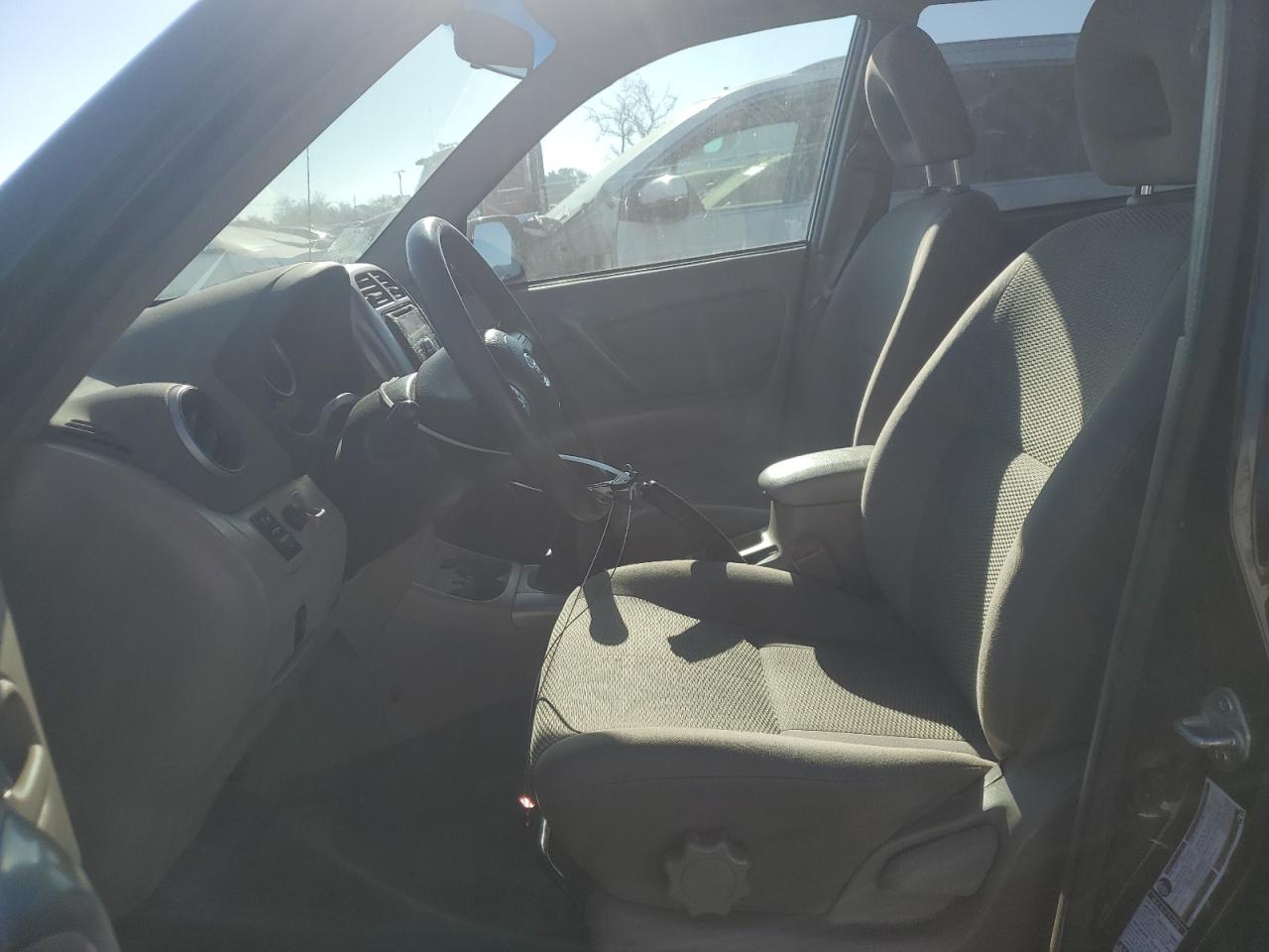 2004 Toyota RAV 4 - Image 7