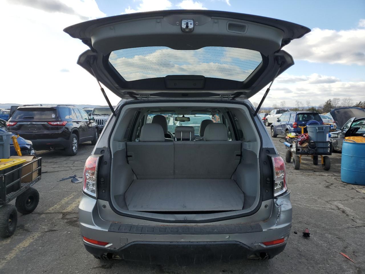 2011 Subaru Forester 2.5X Premium VIN: JF2SHADC8BH762056 Lot: 88910145