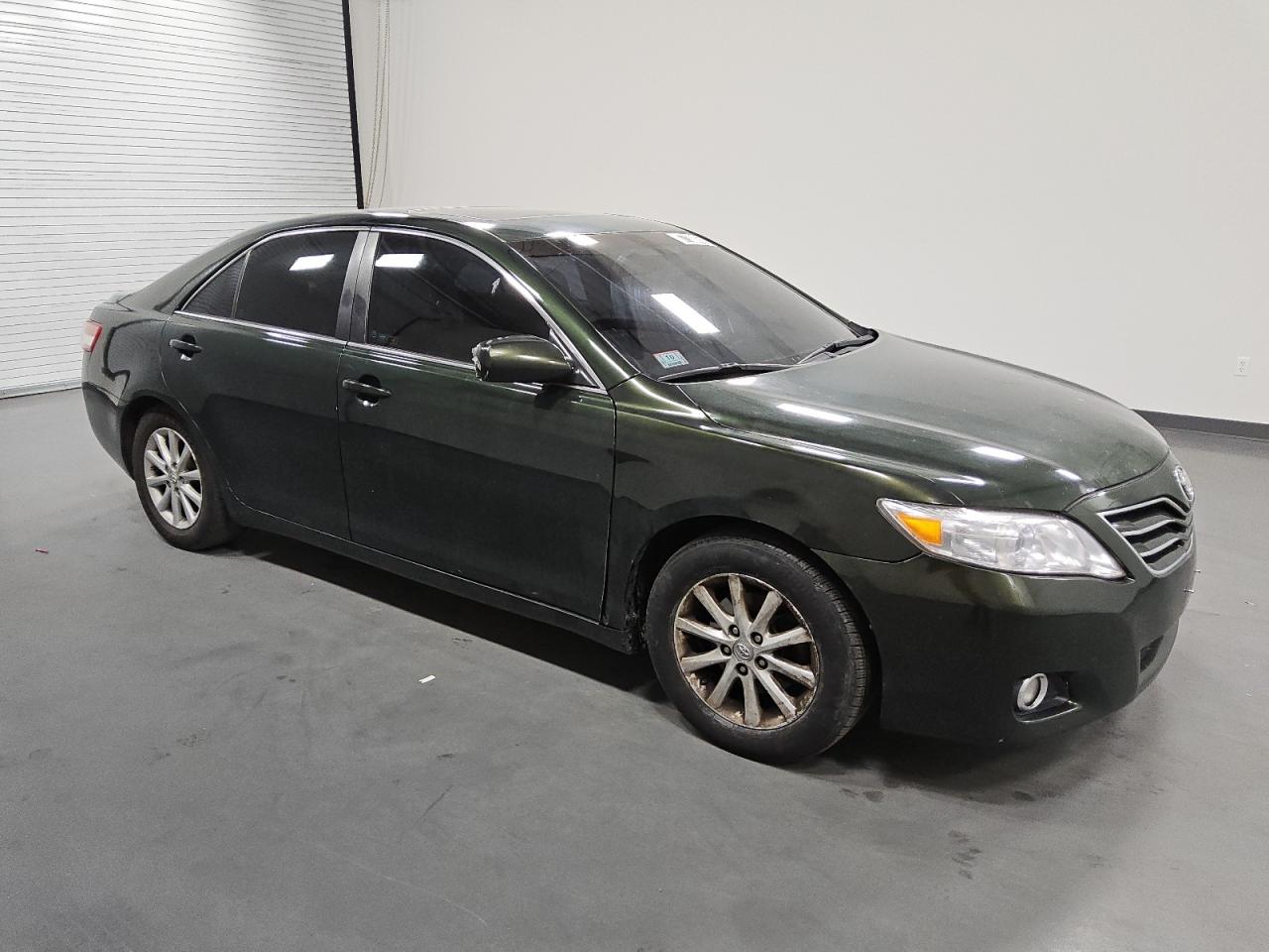 2011 Toyota Camry - Image 4