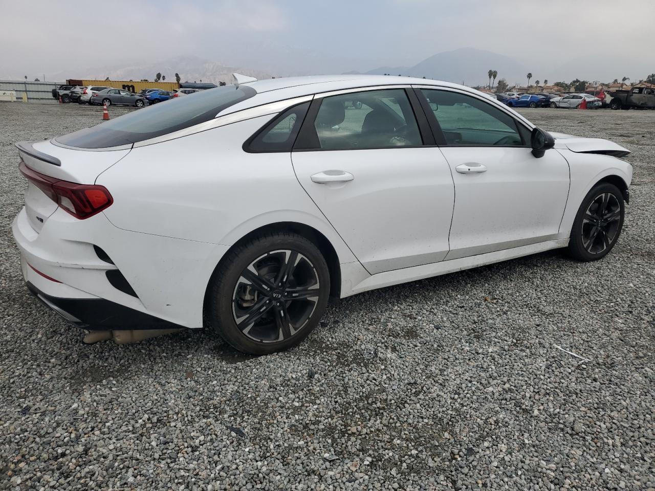 2021 Kia K5 - Image 3