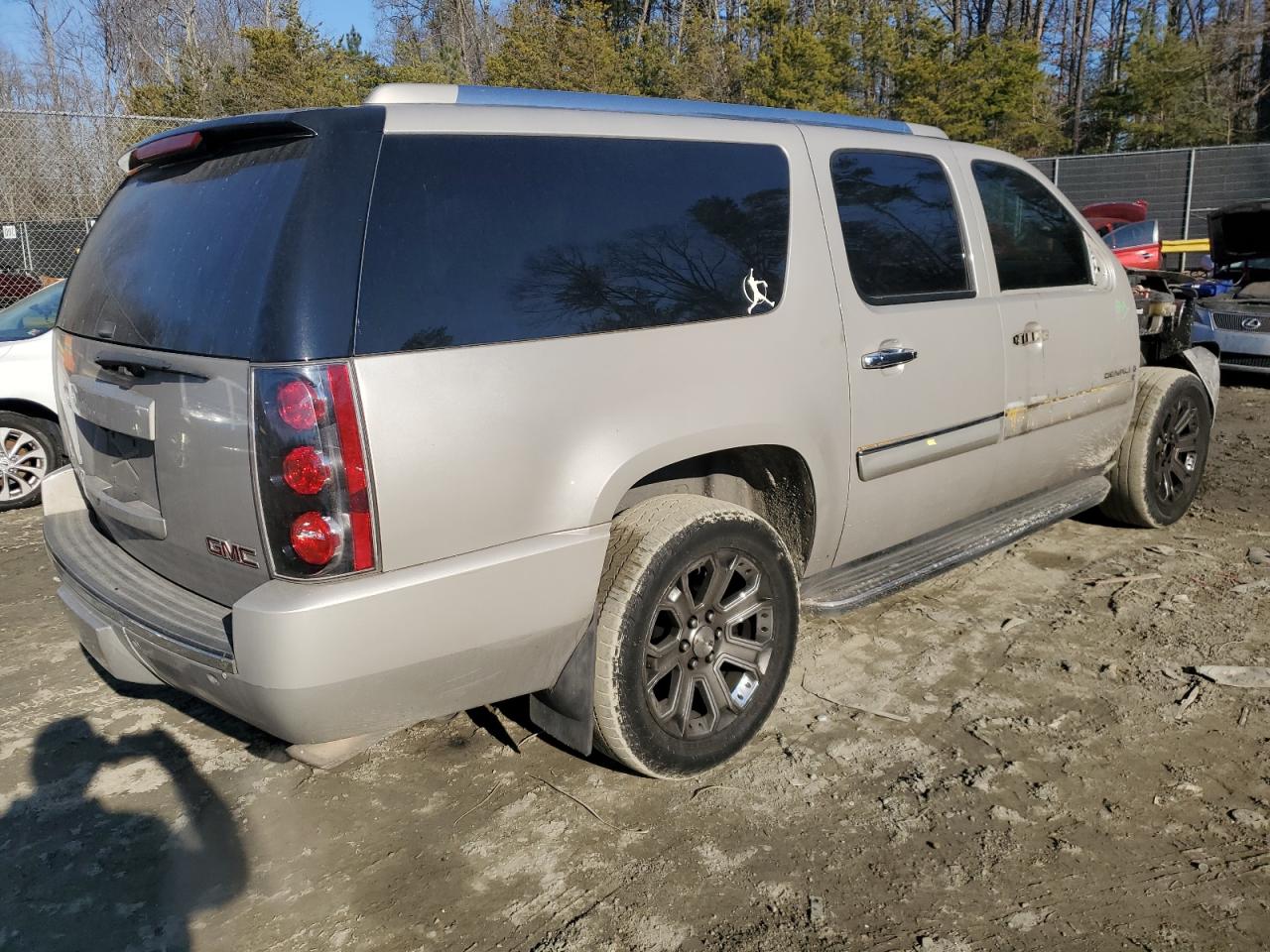 2008 GMC Yukon - Image 3