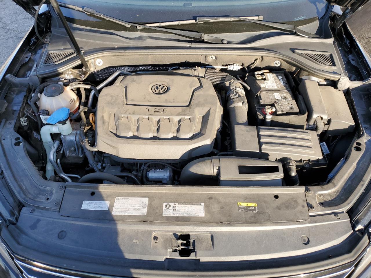 2018 Volkswagen Passat - Image 11
