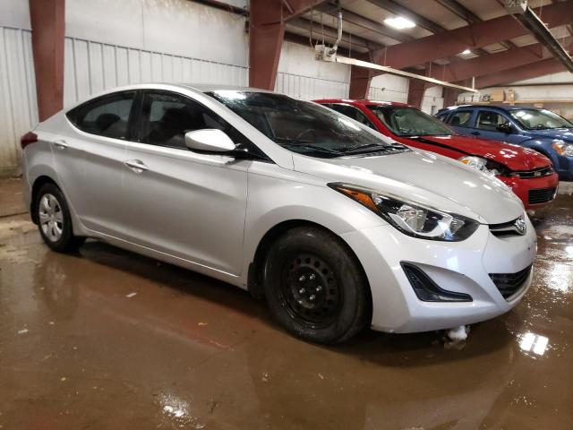 Sedans HYUNDAI ELANTRA 2016 Srebrny