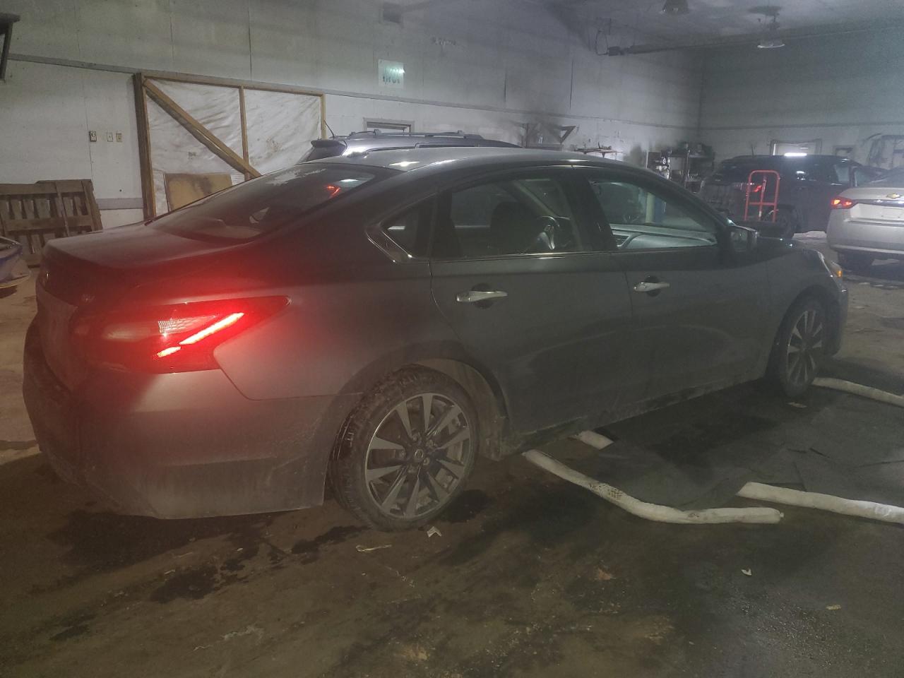 2017 Nissan Altima - Image 3