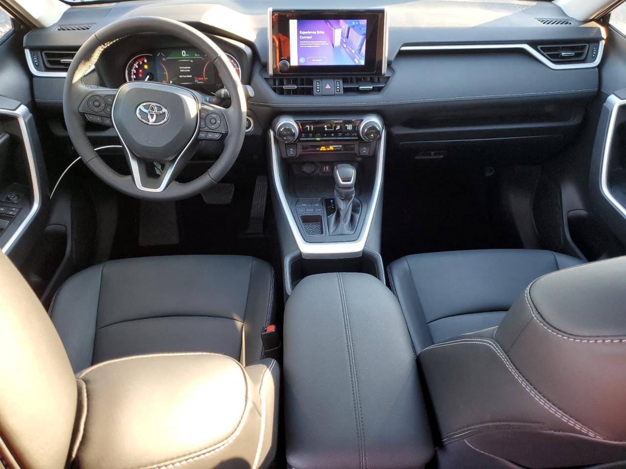 2024 Toyota RAV 4 - Image 8