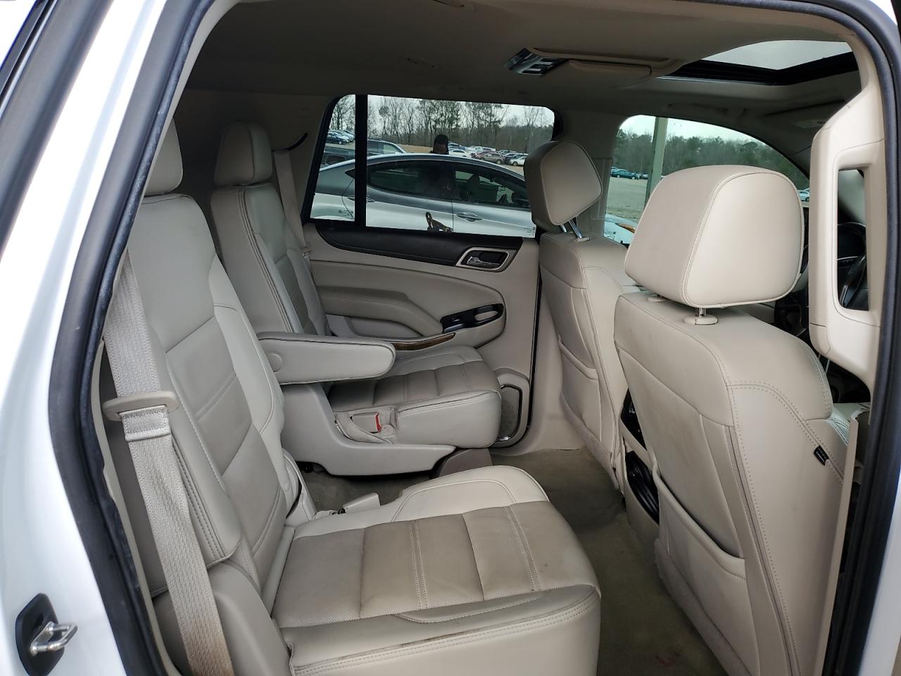 2017 GMC Yukon - Image 10