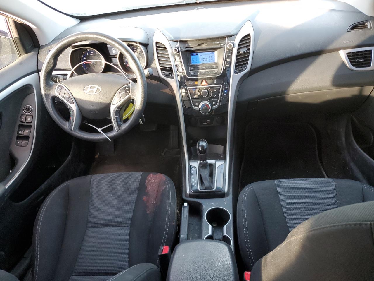 2017 Hyundai Elantra - Image 8