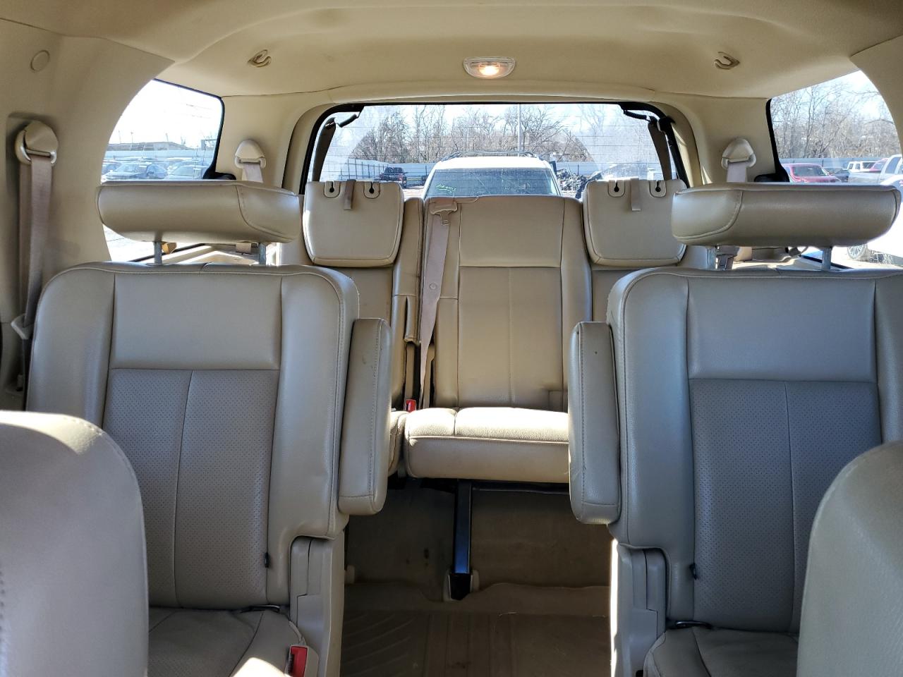 2011 Ford Expedition - Image 10