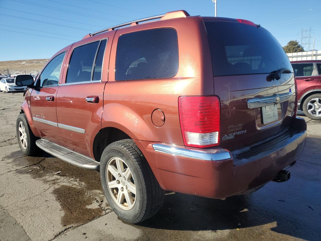 2007 Chrysler Aspen - Image 2