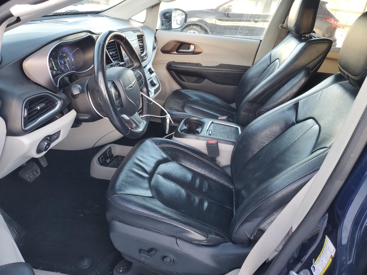 2017 Chrysler Pacifica - Image 7