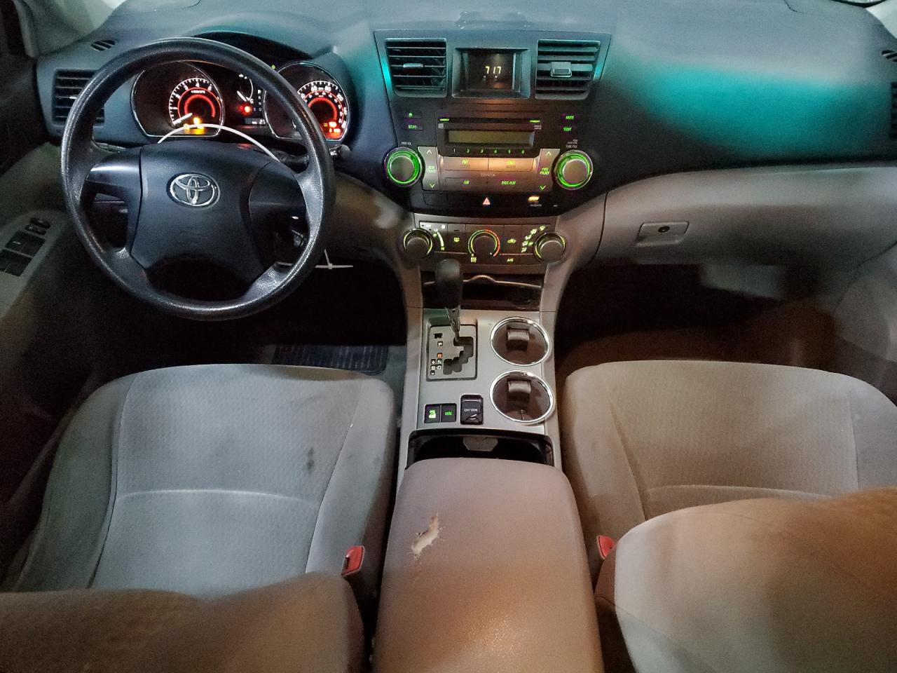2010 Toyota Highlander - Image 8