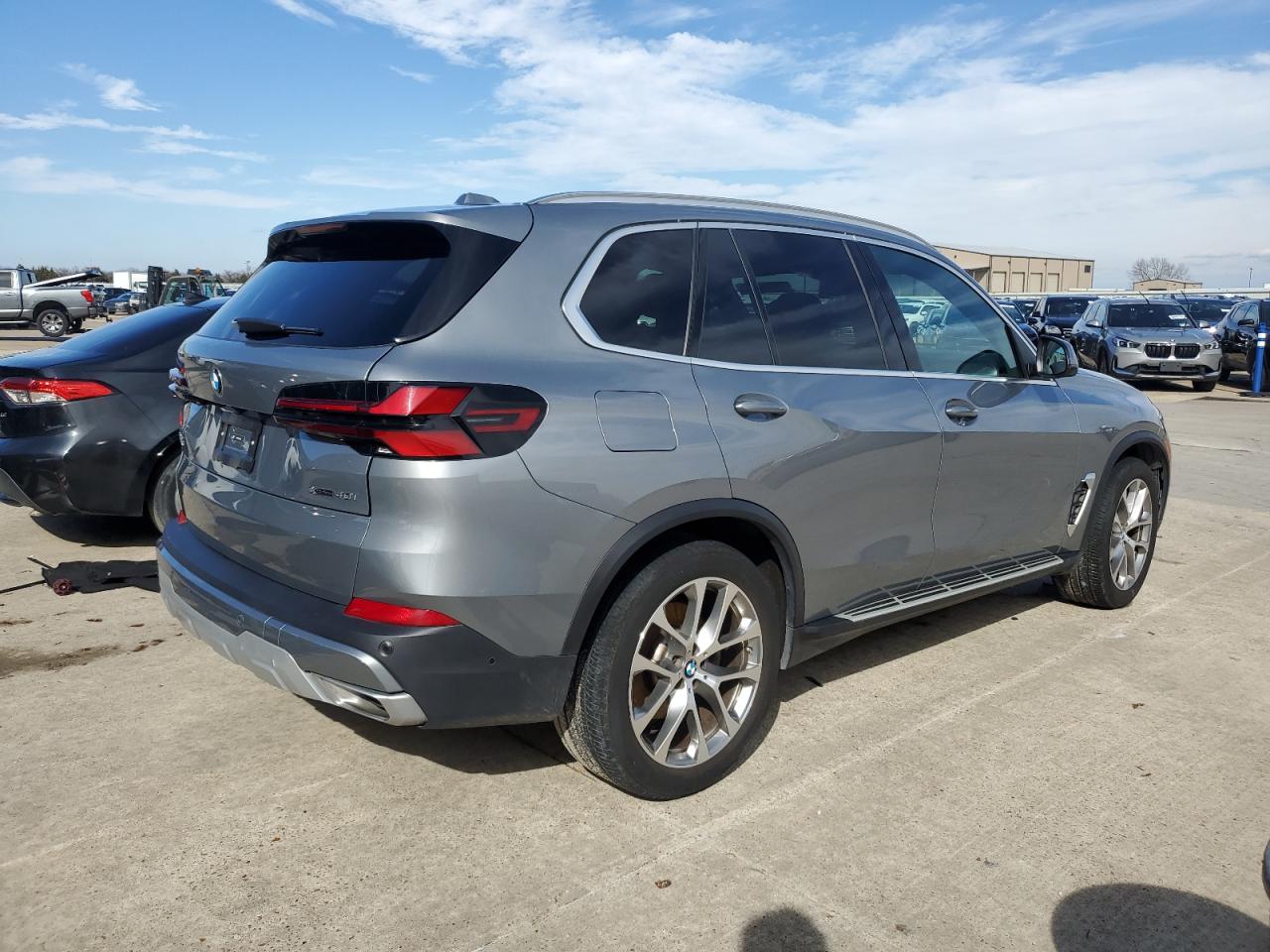 2024 BMW X5 - Image 3