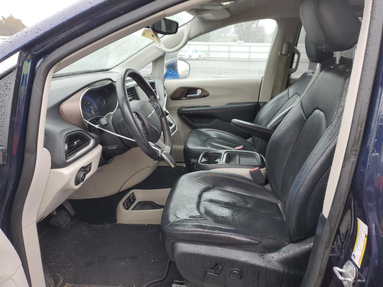 2018 Chrysler Pacifica - Image 7