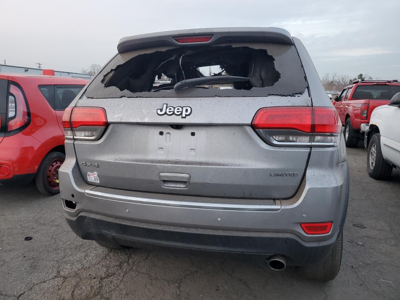 2017 Jeep Grand Cherokee - Image 6