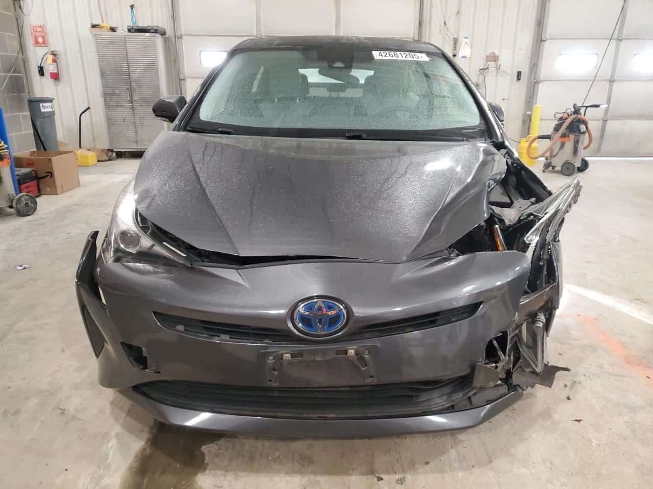 2017 Toyota Prius - Image 5