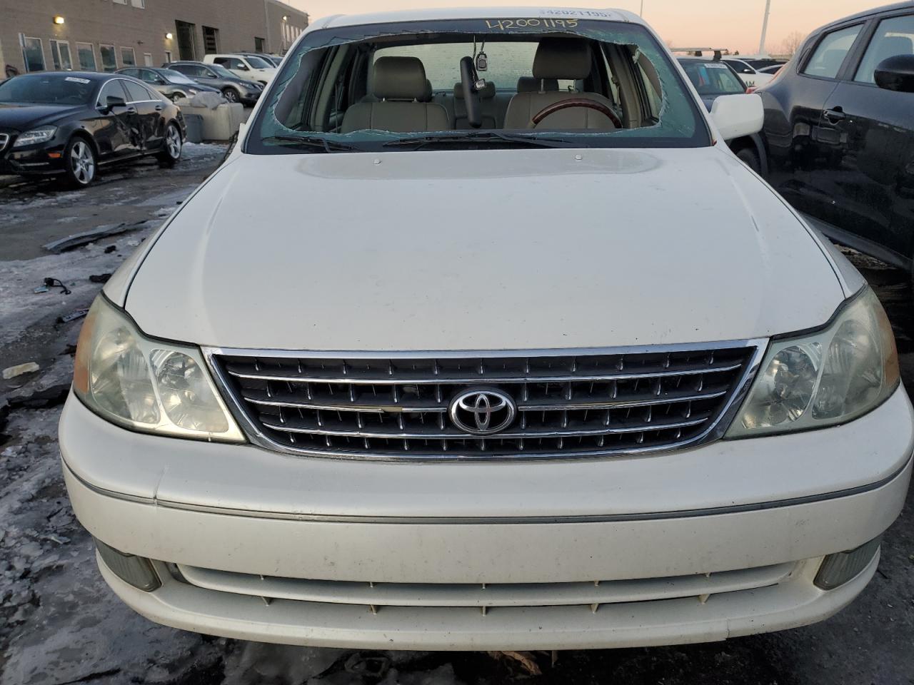 2004 Toyota Avalon - Image 5