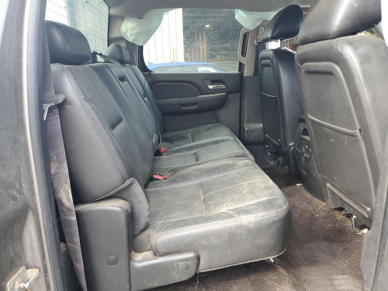 2013 Chevrolet Silverado - Image 11