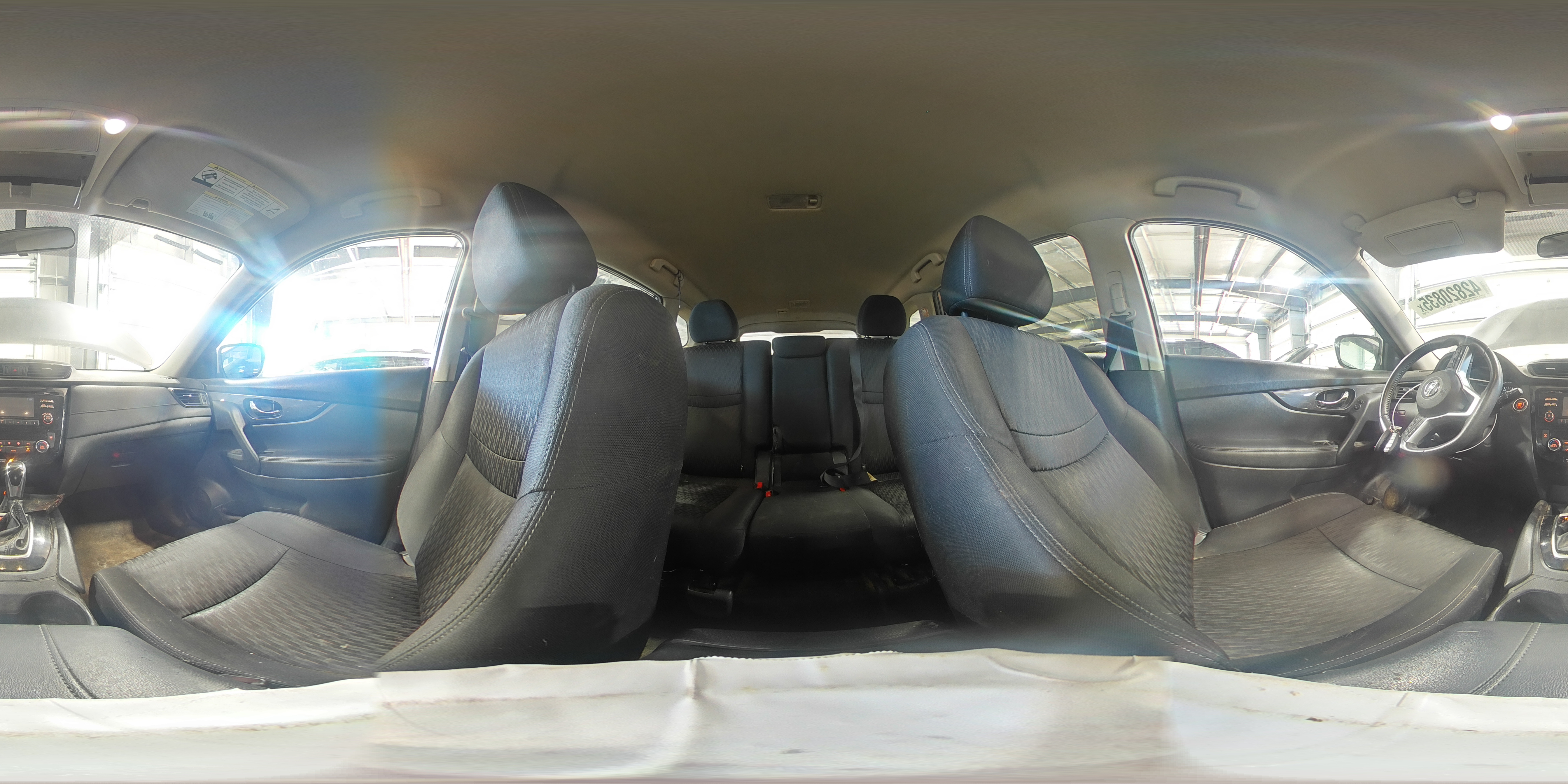 2017 Nissan Rogue - Image 15