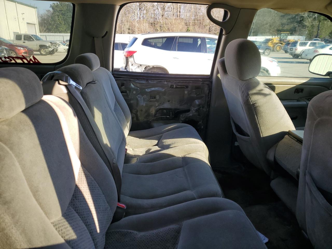 2006 Chevrolet Suburban - Image 12