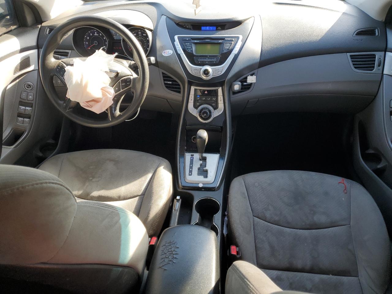 2012 Hyundai Elantra - Image 8