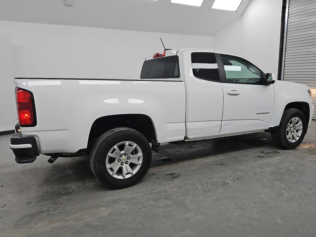 VIN 1GCHSCEA7N1160751 2022 CHEVROLET COLORADO no.3