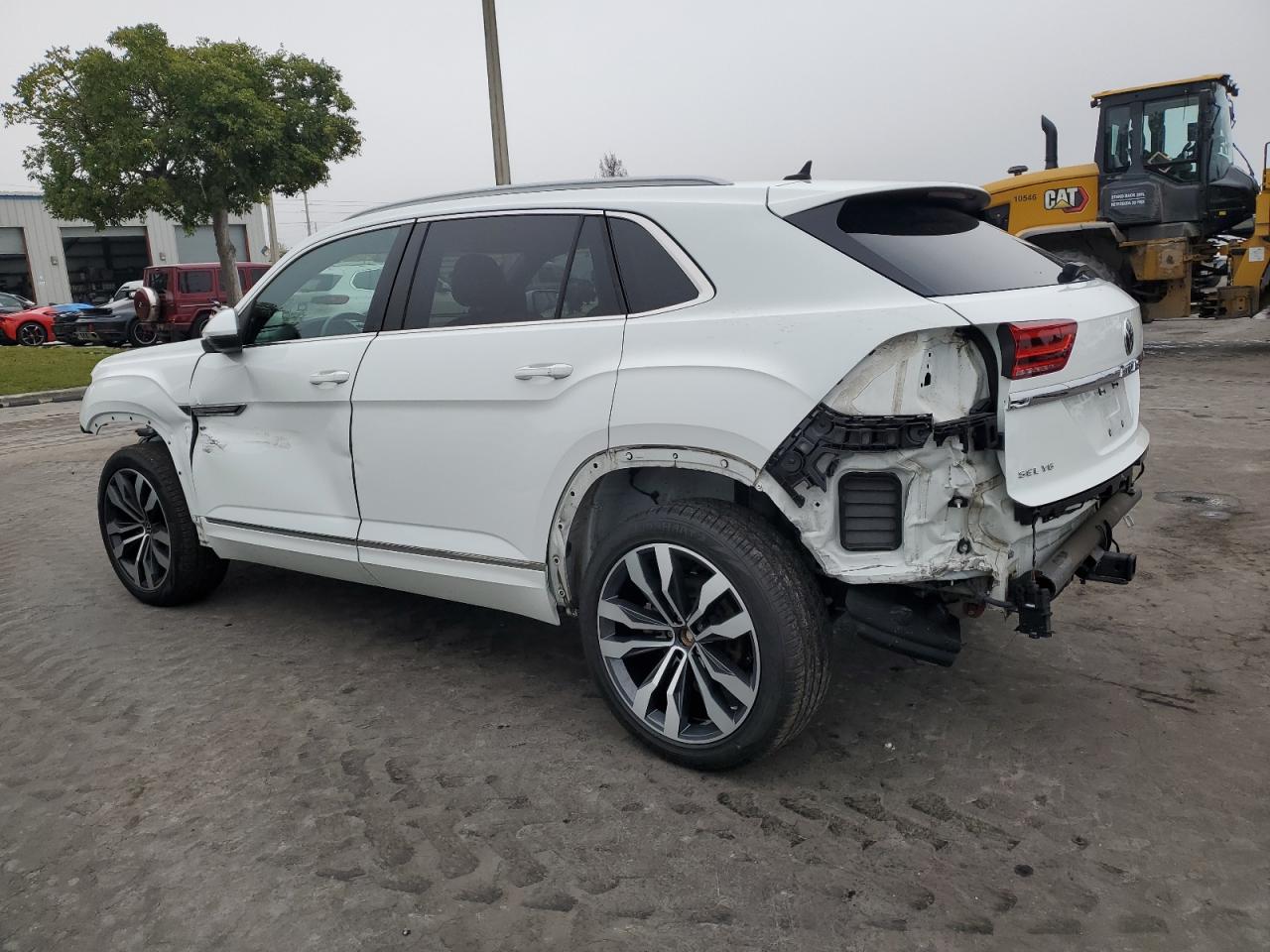 2021 Volkswagen Atlas - Image 2