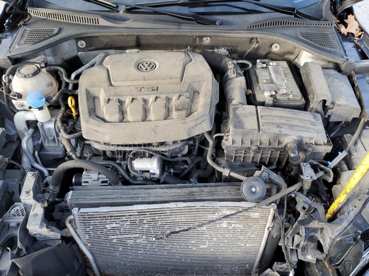 2020 Volkswagen Passat - Image 11