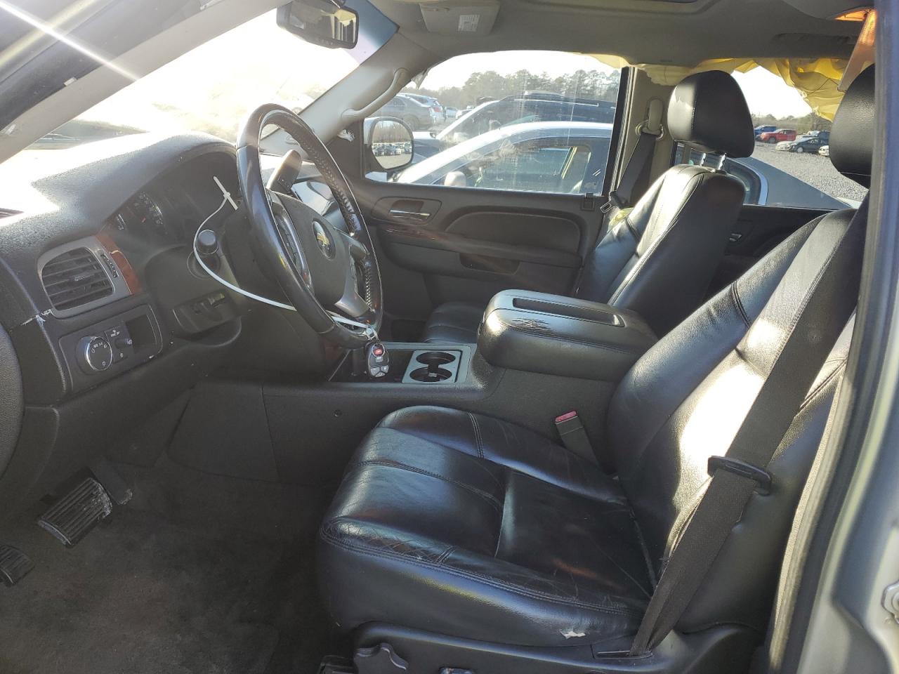 2011 Chevrolet Avalanche - Image 7