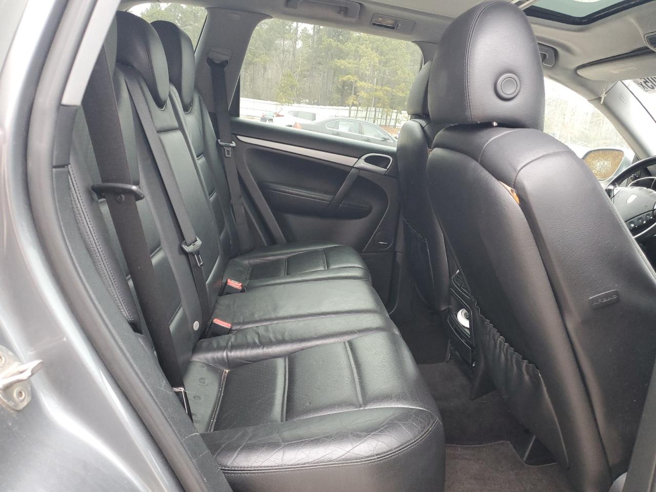 2006 Porsche Cayenne - Image 12