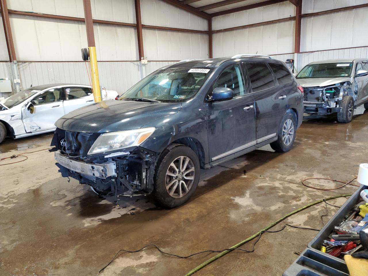 2014 Nissan Pathfinder - Image 1