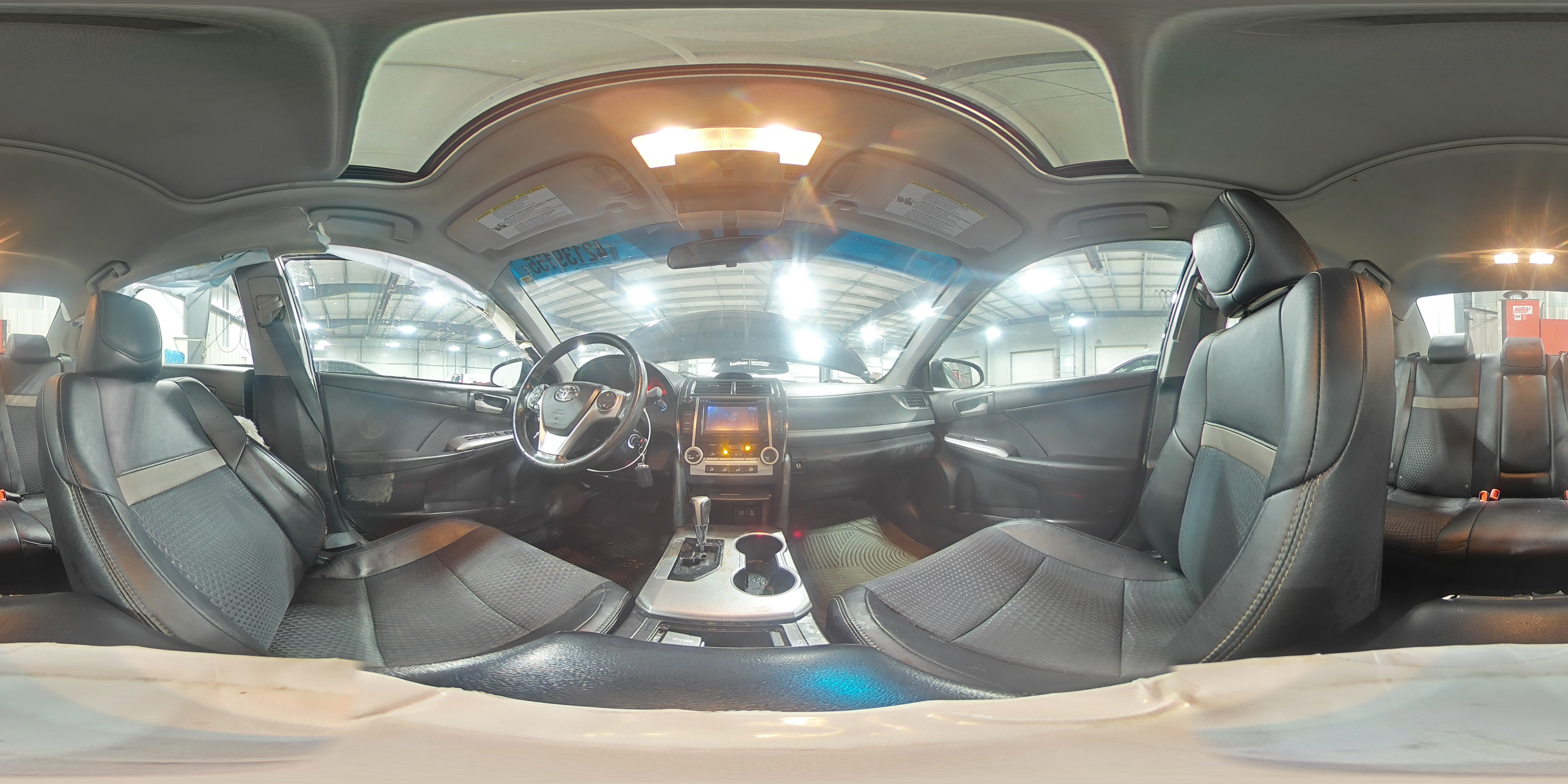 2013 Toyota Camry - Image 14
